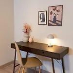 Stylish 2br With Balcony