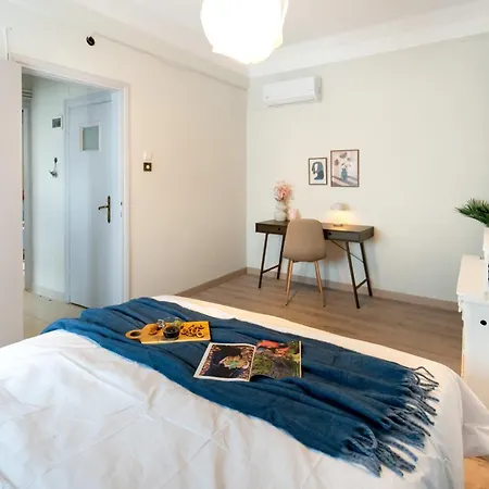 Lejlighed Chic 2br With Balcony