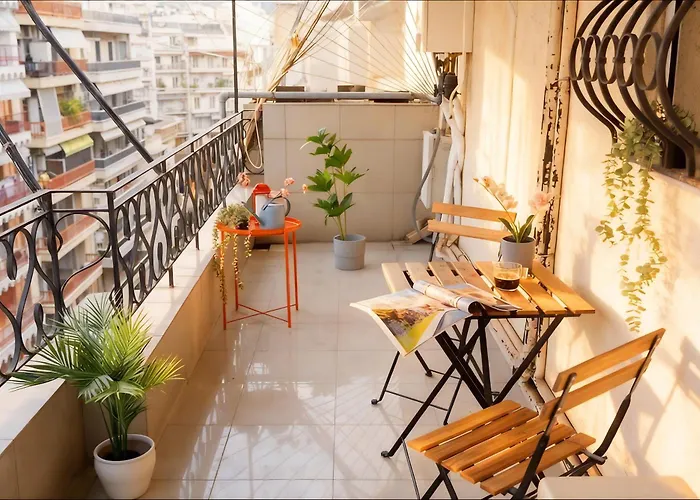 Апартаменты Two-Bedroom Stylish Central Apartment