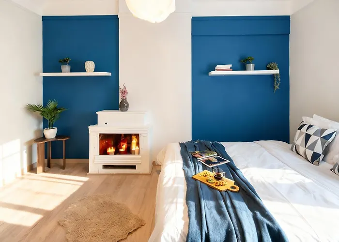 Two-Bedroom Stylish Central Apartment Салоники