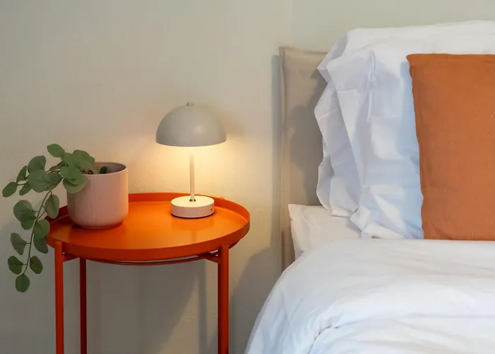 Апартаменты Two-Bedroom Stylish Central Apartment Салоники