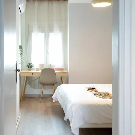 Chic 2br With Balcony