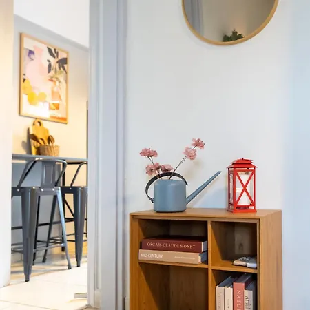 Chic 2br With Balcony 公寓