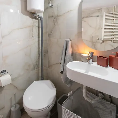 公寓 Chic 2br With Balcony *